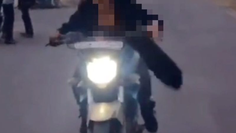 आप भी रहिये सावधान यातायात के नियमों का उल्लंघन करना पड़ सकता है भारी, बाइक हुई सीज़, ड्राइविंग लाइसेंस भी होगा निरस्त।