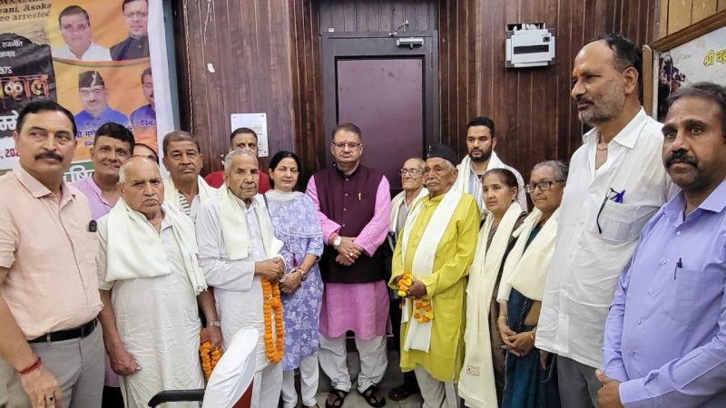 आपातकाल दिवस की बरसी पर भाजपा द्वारा आयोजित प्रबुद्ध सम्मेलन को संबोधित करते कैबिनेट मंत्री।