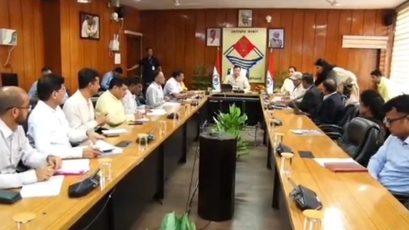 मुख्यमंत्री धामी ने सचिवालय में की बैठक, हरिद्वार- ऋषिकेश गंगा कोरिडोर शीघ्र बनाने के दिए निर्देश।