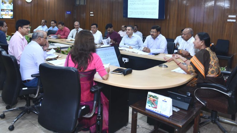 अपर मुख्य सचिव ने मेरी माटी मेरा देश कार्यक्रम तैयारियों की समीक्षा, जिलाधिकारियों को स्कूली बच्चों, वॉलियन्टर्सं, स्वयं सेवी संगठनों, युवाओं, स्वयं सहायता समूहों तथा अधिकाधिक लोगों को इस अभियान से जोड़ने के निर्देश।