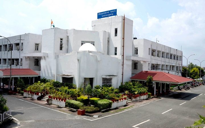 विधानसभा की प्रवर समिति का कार्यकाल एक माह बढ़ा।
