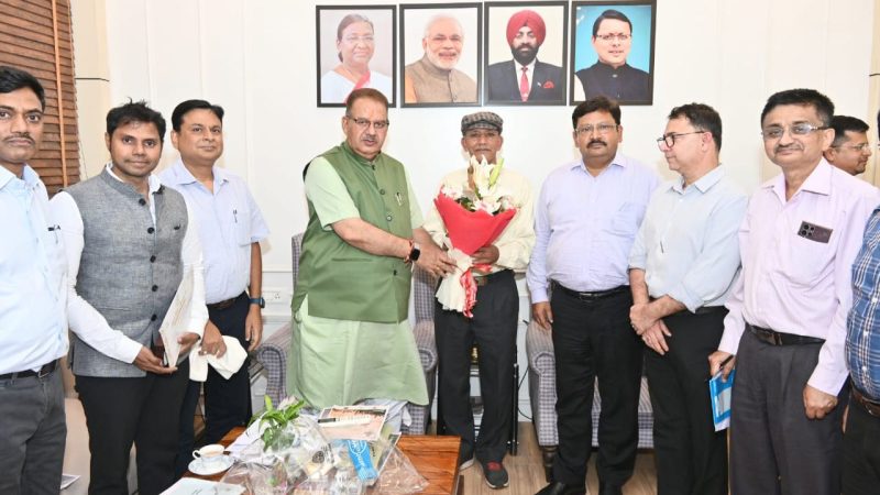 कृषि मंत्री ने जैविक कृषि के क्षेत्र में बेहतरीन कार्य करने वाले कृषक को किया सम्मानित।