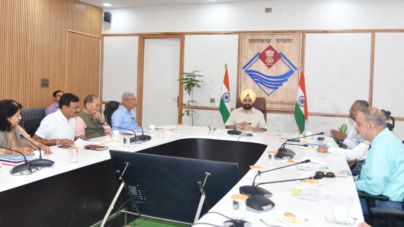 मुख्य सचिव की अध्यक्षता में मंगलवार को सचिवालय में देहरादून में स्थित दून लाइब्रेरी एंड रिसर्च सेंटर की सामान्य निकाय की द्वितीय बैठक हुई संपन्न। 