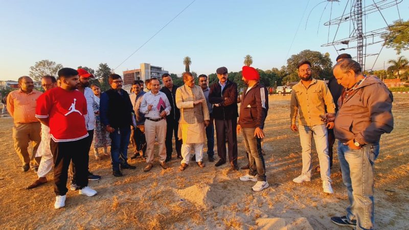 शहरी विकास मंत्री ने दशहरा कमेटी व स्मार्ट सिटी के अधिकारियों के साथ दशहरे के बाद परेड ग्राउंड में हुए नुकसान का किया निरीक्षण।