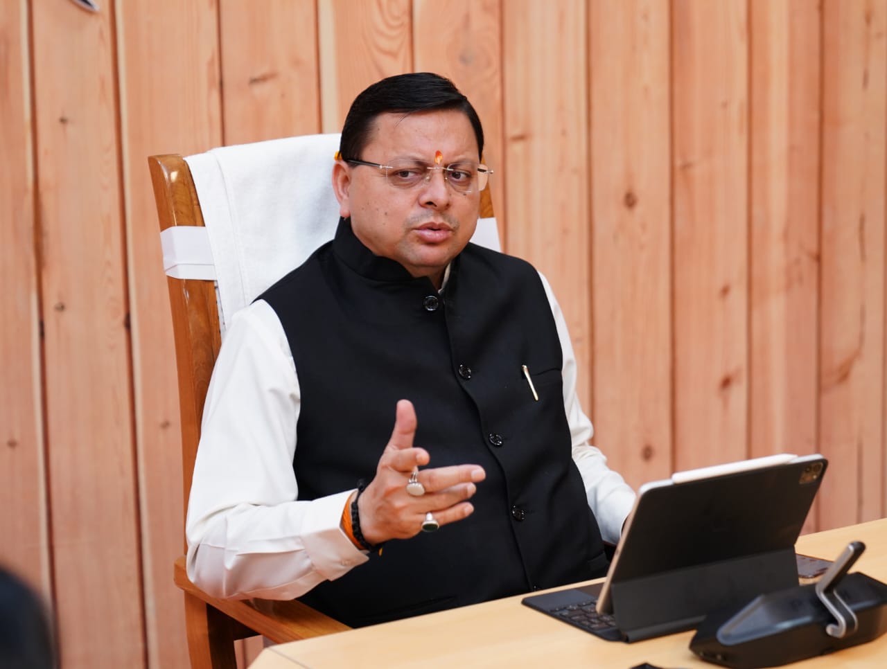 प्रधानमंत्री ने कहा कि सभी श्रमिकों को सुरक्षित निकालना हमारी शीर्ष प्राथमिकता।