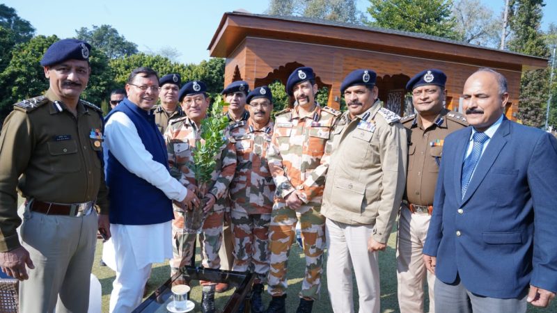 मुख्यमंत्री धामी ने प्रदेशवासियो को दी नववर्ष की बधाई, नववर्ष में सभी के प्रयासों के साथ प्रदेश विकास के पथ पर तेजी से आगे बढ़ेगा।