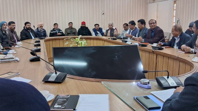 सरकार ने व्यावसायिक वाहनों व रोडवेज के संगठनों के साथ हुई वार्ता,  सरकार ने आवश्यक सेवाओं को प्रभावित न होने देने किया आग्रह, केंद्र सरकार हिट एंड रन कानून स्थगित करे।