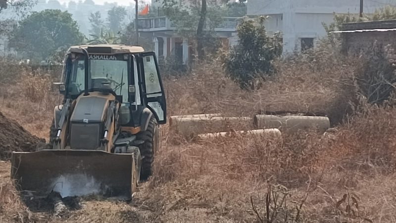 प्रेमनगर के झाझरा मे गैस रिसाव, कमान्डेंट SDRF के नेतृत्व में विशेषज्ञ CBRN टीम द्वारा मौके पर, राहत व बचाव कार्य जारी, रेस्क्यू करने वाले चक्कर खाकर गिरे।