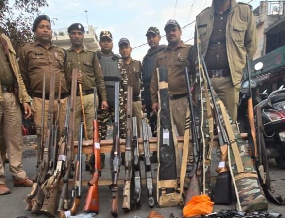 हल्द्वानी के बनभूलपुरा क्षेत्र में आगजनी और पत्थरबाजी की घटना के बाद स्थिति,घोषणा के 24 घण्टे के भीतर ही पुलिस चौकी स्थापित।