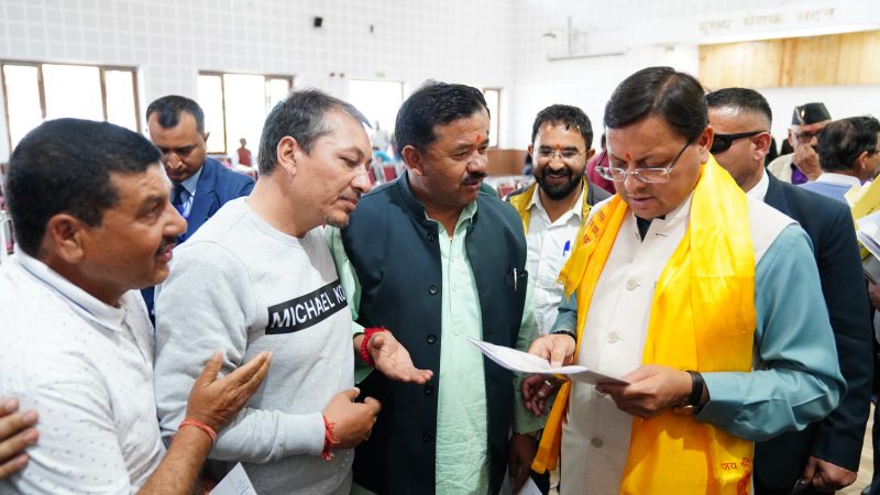 मुख्यमंत्री कैम्प कार्यालय में प्रदेश के विभिन्न क्षेत्रों से आये लोगों की सुनी समस्याएं।