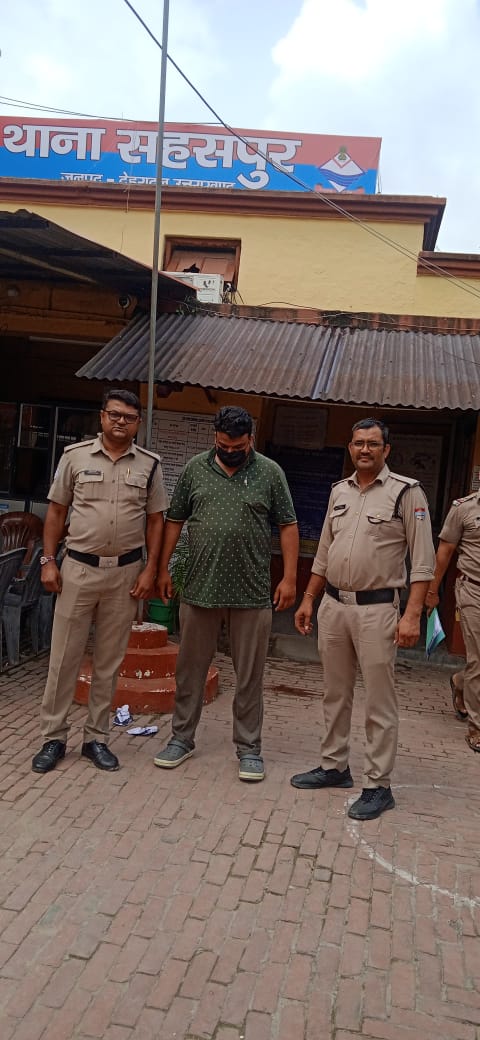 सहसपुर पुलिस ने रोडवेज के चालक व परिचालक के साथ हुई मारपीट की घटना का मुख्य आरोपी किया गिरफ्तार।