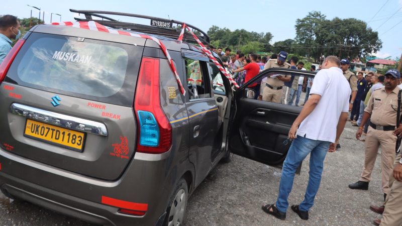 सहस्त्रधारा हेलीपैड के पास एक कार मे एक महिला व एक पुरुष मृत अवस्था मे मिले, पुलिस जुटी जाँच मे।