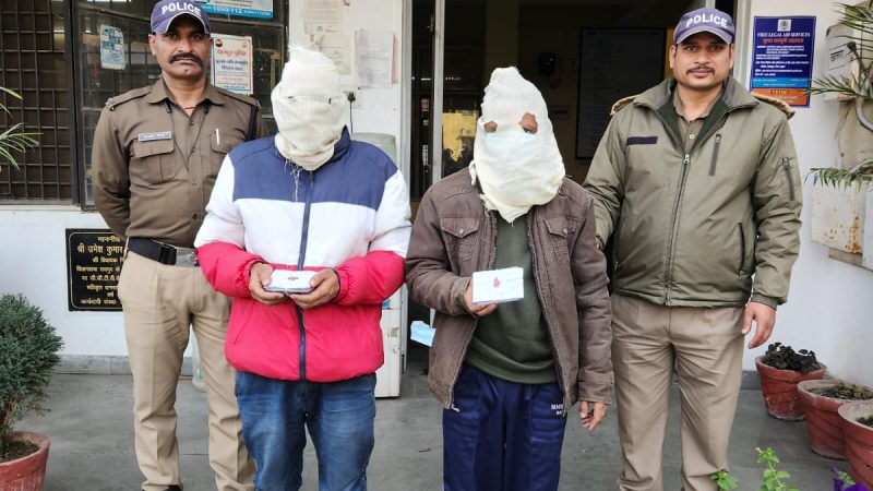 ठेली वाले से लूट के आरोप में सिपाही सहित दो गिरफ्तार,आरोपी कांस्टेबल थाना मंगलौर हरिद्वार में है नियुक्त, दोस्त के साथ मिलकर ठेली वाले से की थी लूट।