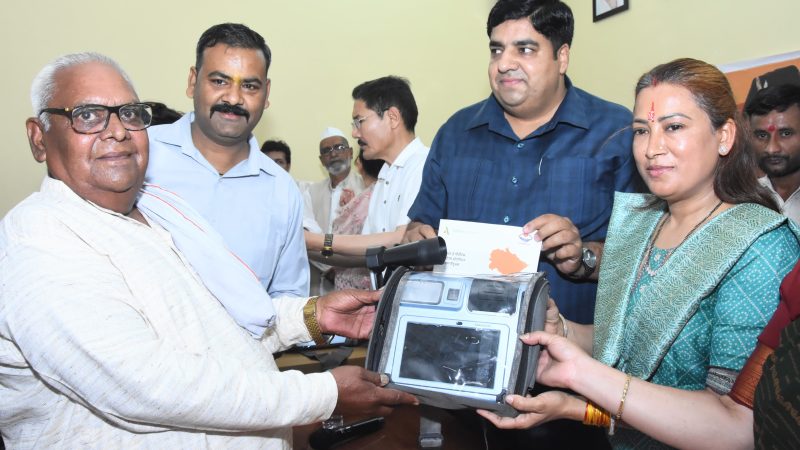प्रदेश में ई पाश मशीन से राशन वितरण शुरू,खाद्य एवं नागरिक आपूर्ति मंत्री ने की पायलट प्रोजेक्ट की लॉन्चिंग, इन दो जिलों के बाद पूरे प्रदेश में होगा लागू।