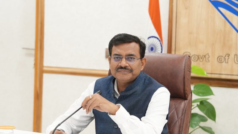 मुख्य सचिव ने किया सभी विभागों में बायोमैट्रिक को अनिवार्य, कार्मिकों को अपनी अचल सम्पत्ति का विवरण देना होगा।