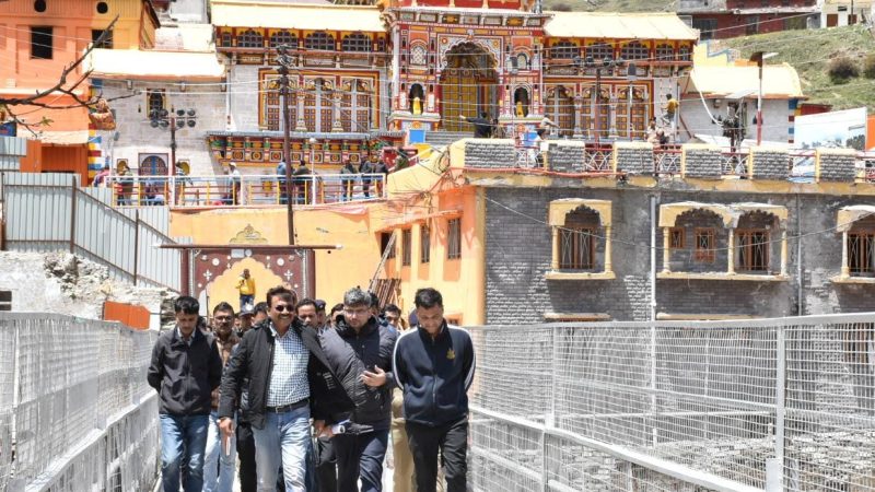 मुख्य सचिव ने बद्रीनाथ धाम में मास्टर प्लान के कार्यो का किया निरीक्षण, मुख्य सचिव ने यात्रा व्यवस्थाओं को व्यवस्थित करने के दिए निर्देश।