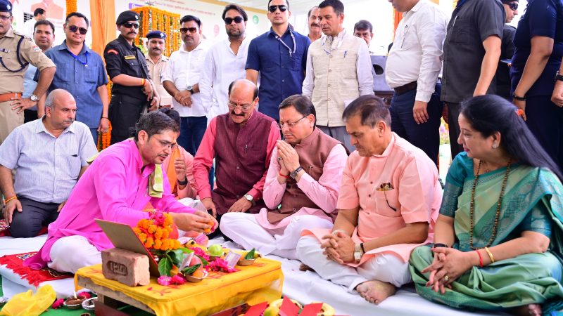 मुख्यमंत्री ने किया आइकॉनिक सिटी ऋषिकेश राफ्टिंग बेस स्टेशन व बहुमंजिला कार पार्किंग और कार्यालय भवन निर्माण का भी किया शिलान्यास।