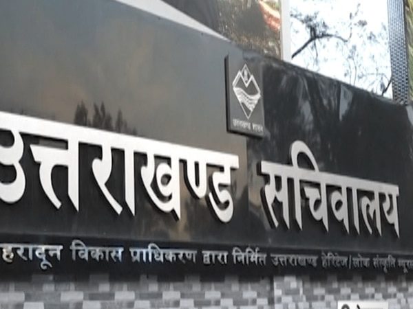 उत्तराखंड में बड़ा प्रशासनिक फेरबदल, 25 IAS समेत 38 अफसरों के प्रभार बदले, अभिषेक रूहेला बने शिक्षा महानिदेशक।
