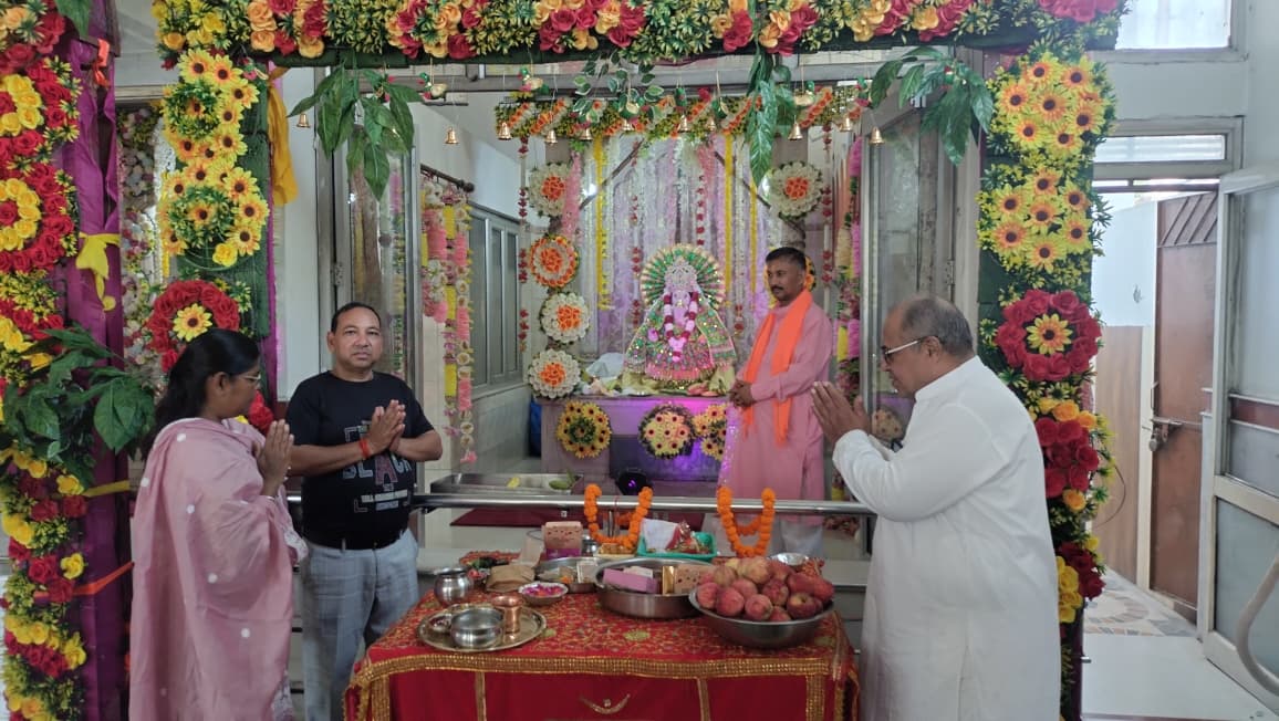 गणपति बप्पा की मूर्ति नहीं होगी विसर्जन, सनातन धर्म मंदिर में गणेश चतुर्थी के अवसर पर गणेश जी का आवाहन किया।