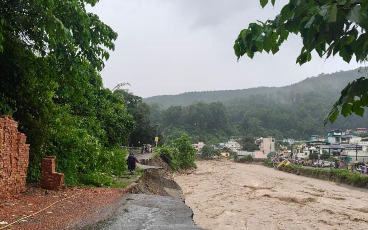 देहरादून आने और जाने के लिए रूट डाइवर्ट, रूट देखकर ही यात्रा करें।