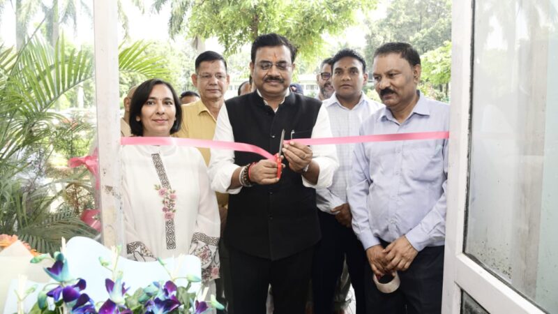 स्वस्थ नारी सशक्त परिवार अभियान के तहत स्वास्थ्य विभाग तथा सचिवालय संघ के तत्वाधान में स्वास्थ्य एवं रक्तदान शिविर का आयोजन, मुख्य सचिव ने किया उद्घाटन।