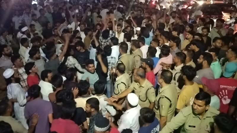 सोशल मीडिया पर भड़काऊ पोस्ट रोकने के लिए पुलिस को उठाने होगे ठोस कदम, सांप्रदायिक सौहार्द बिगाड़ने का प्रयास करने वाले व आपत्तिजनक कमेंट करने के संबंध में पुलिस ने किया मुकदमा दर्ज।