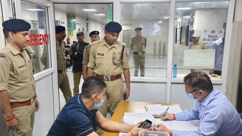 नशे में धुत्त थानाध्यक्ष राजपुर ने कई वाहनों को मारी टक्कर, SSP ने तत्काल किया निलंबित, थानाध्यक्ष कालसी को दिया गया SHO राजपुर का चार्ज।
