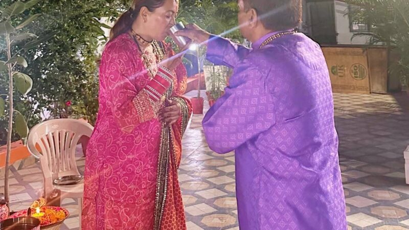 कैबिनेट मंत्री ने विधि-विधान से करवा चौथ का किया पूजन, करवाचौथ, नारी की श्रद्धा और संस्कृति का पर्व।