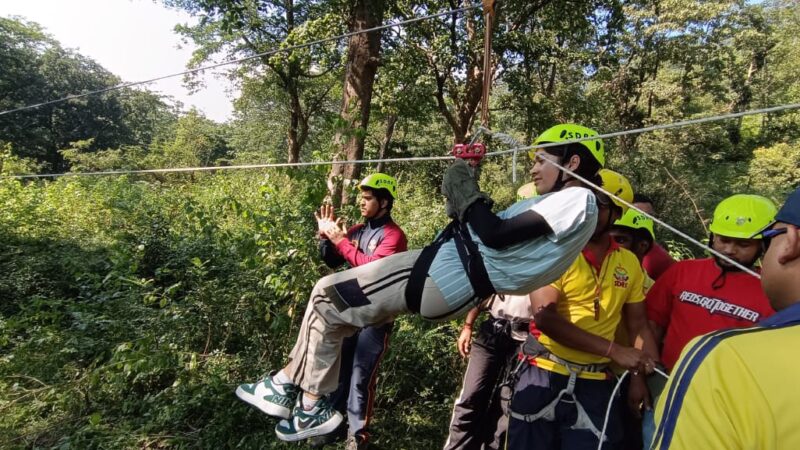 एसडीआरएफ में शुरू हुई युवा आपदा मित्र योजना,एनएसएस स्वयंसेवकों की ट्रेनिंग,सेनानायक अर्पण यदुवंशी ने किया शुभारंभ, प्रशिक्षण से युवाओं में विकसित होगी नेतृत्व क्षमता।