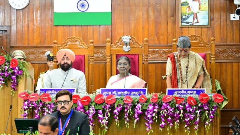राष्ट्रपति द्रौपदी मुर्मु ने रजतोत्सव के क्रम में विधानसभा के विशेष सत्र को किया संबोधित, 25 वर्षों की यात्रा के दौरान उत्तराखंड ने हासिल किए विकास के प्रभावशाली लक्ष्य, जनता के प्रति निरंतर उत्तरदाई बने रहना संसदीय प्रणाली की शक्ति भी और चुनौती भी।