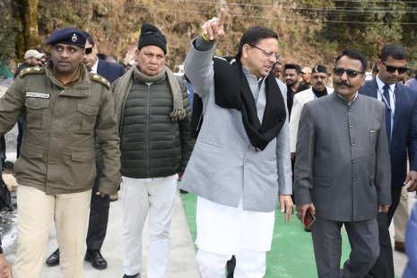 मुख्यमंत्री धामी ने किया कैंचीधाम बाईपास का स्थलीय निरीक्षण, यात्रा सीजन से पूर्व कार्य पूर्ण करने के दिए निर्देश।