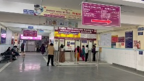 राजधानी के अस्पताल का वीडियो हुआ वायरल,अस्पताल प्रशासन में मचा हड़कंप, युवती ने व्यवस्था पर लगाए गंभीर आरोप।