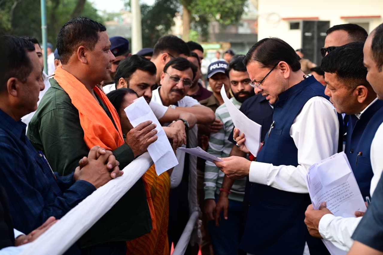 मुख्यमंत्री धामी ने ‘मुख्य सेवक संवाद’ में सुनी क्षेत्र की समस्याएं, दिए समाधान के निर्देश।