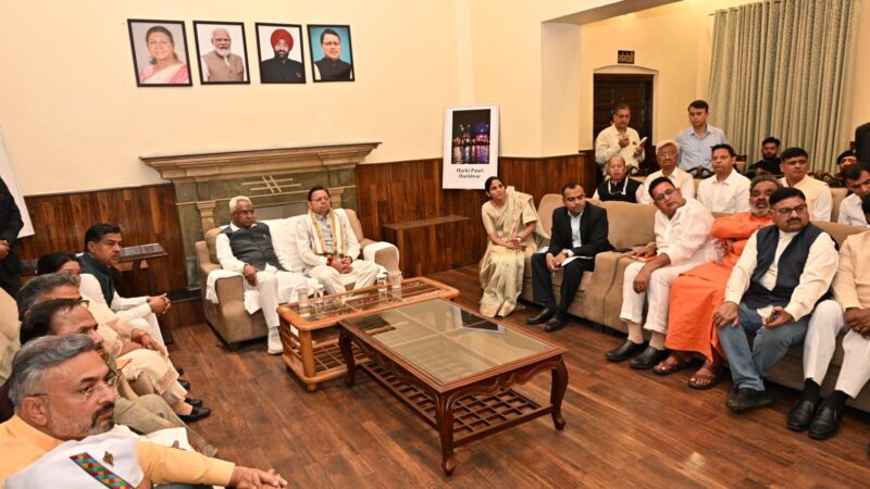 कुंभ मेला 2027 की तैयारियों की मुख्यमंत्री ने की समीक्षा, कुंभ मेले के दिव्य-भव्य आयोजन के लिए सभी व्यवस्थाएं समयबद्ध पूरी करने के लिए अधिकारियों को दिए निर्देश।