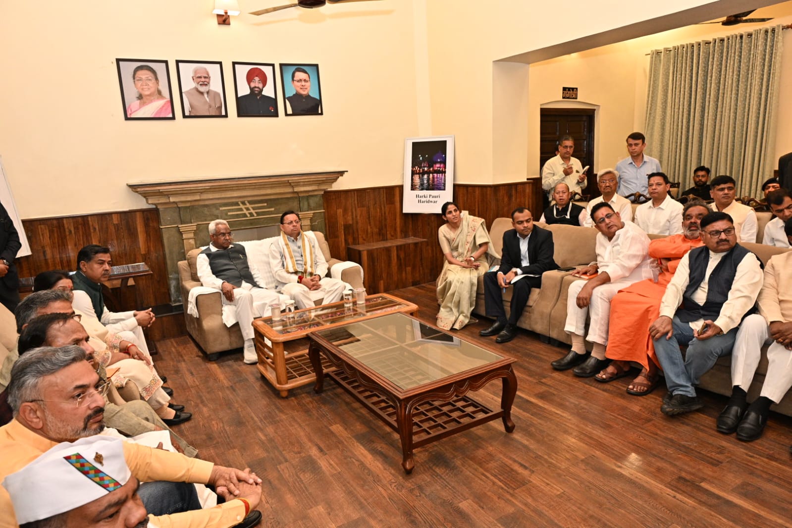 कुंभ मेला 2027 की तैयारियों की मुख्यमंत्री ने की समीक्षा, कुंभ मेले के दिव्य-भव्य आयोजन के लिए सभी व्यवस्थाएं समयबद्ध पूरी करने के लिए अधिकारियों को दिए निर्देश।