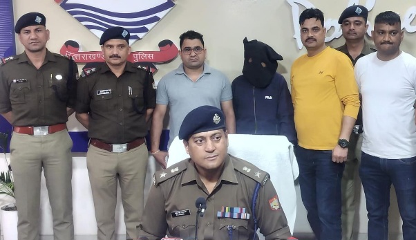 प्रेमनगर क्षेत्र में अज्ञात महिला का शव मिलने की घटना का दून पुलिस ने किया खुलासा, मृतक महिला के पहले पति द्वारा ही दिया गया था घटना को अंजाम।