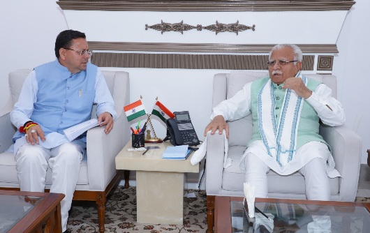 मुख्यमंत्री ने केंद्रीय ऊर्जा एवं आवास मंत्री से भेंट कर राज्य से संबंधित विभिन्न विषयों पर की चर्चा।