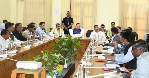 पर्यटन सीजन से पहले प्रशासन सख्त: सड़क, ट्रैफिक, पार्किंग व शटल प्लान तैयार, ‘ऑपरेशन प्रहार’ में हुड़दंगियों पर कार्रवाई तेज।