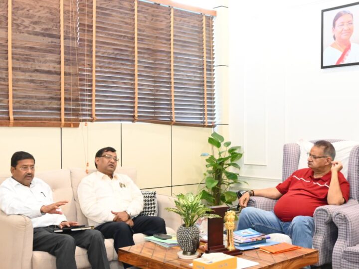 कृषि मंत्री ने की विभागीय समीक्षा नवाचार आधारित कार्यों को बढ़ावा देने तथा नई फसलों को प्रोत्साहन देने पर दिया जोर।
