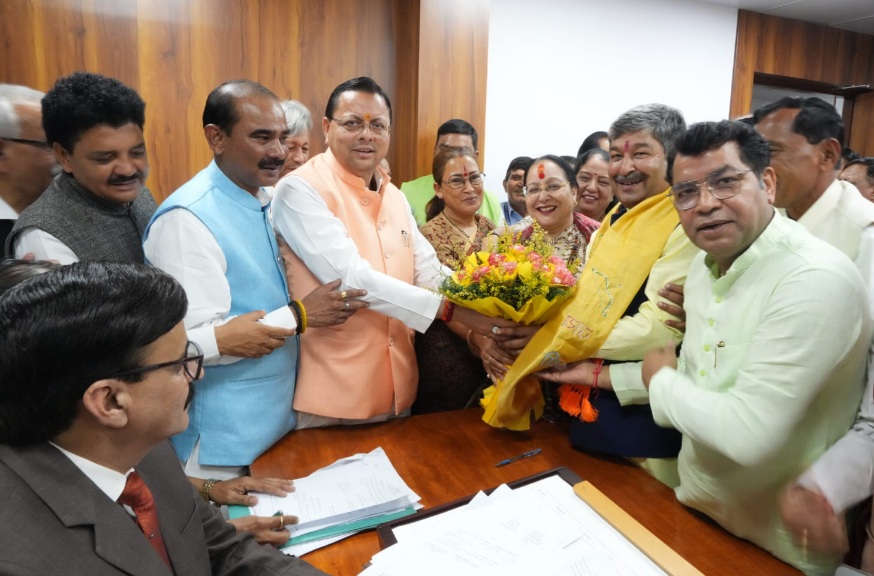 राज्यसभा प्रत्याशी दिनेश आर्य के नामांकन में शामिल हुए मुख़्यमंत्री, सांसद, मंत्री, विधायक दी शुभकामनायें।